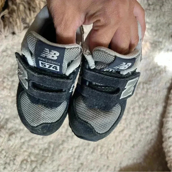 New balance blue sneakers size 5C - Picture 4 of 8